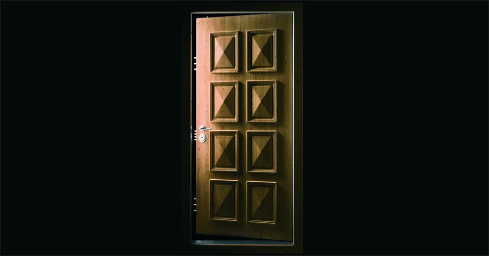 high-end-decorative-security-safe-room-door Decorative high-security safe room door